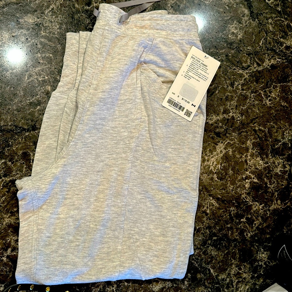 Lululemon Still Chill Jogger Size 6 BNWT